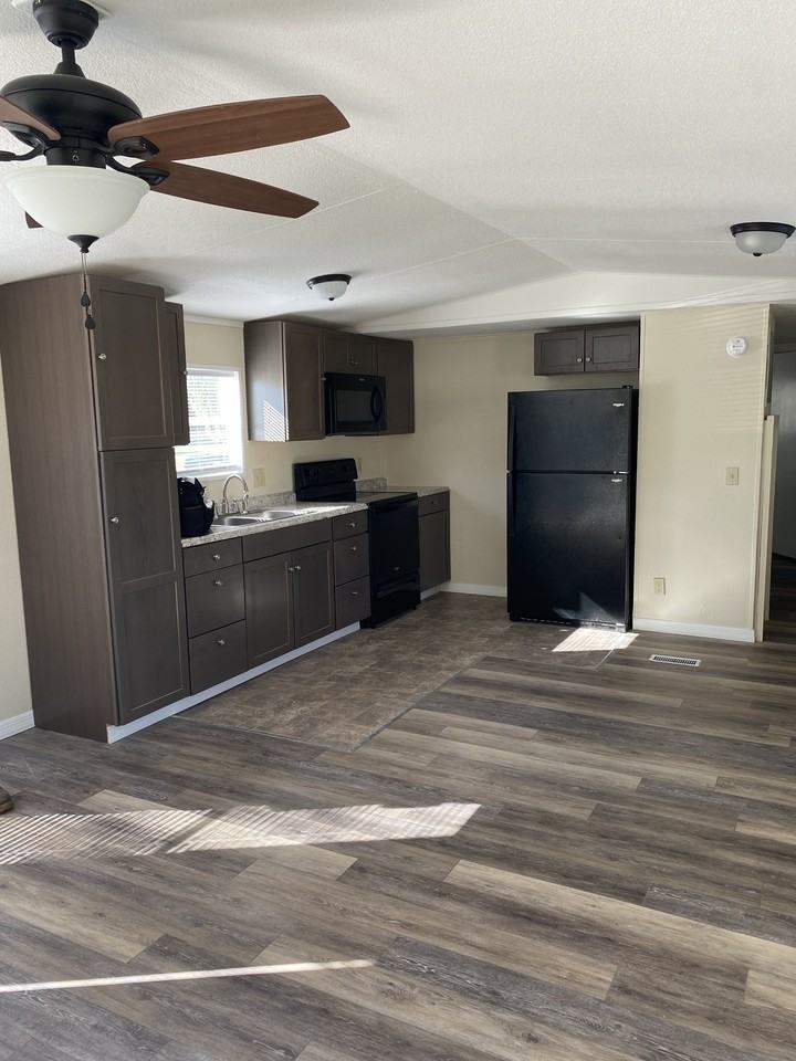 2634 Nw 25th Ave - Photo 4 of 10