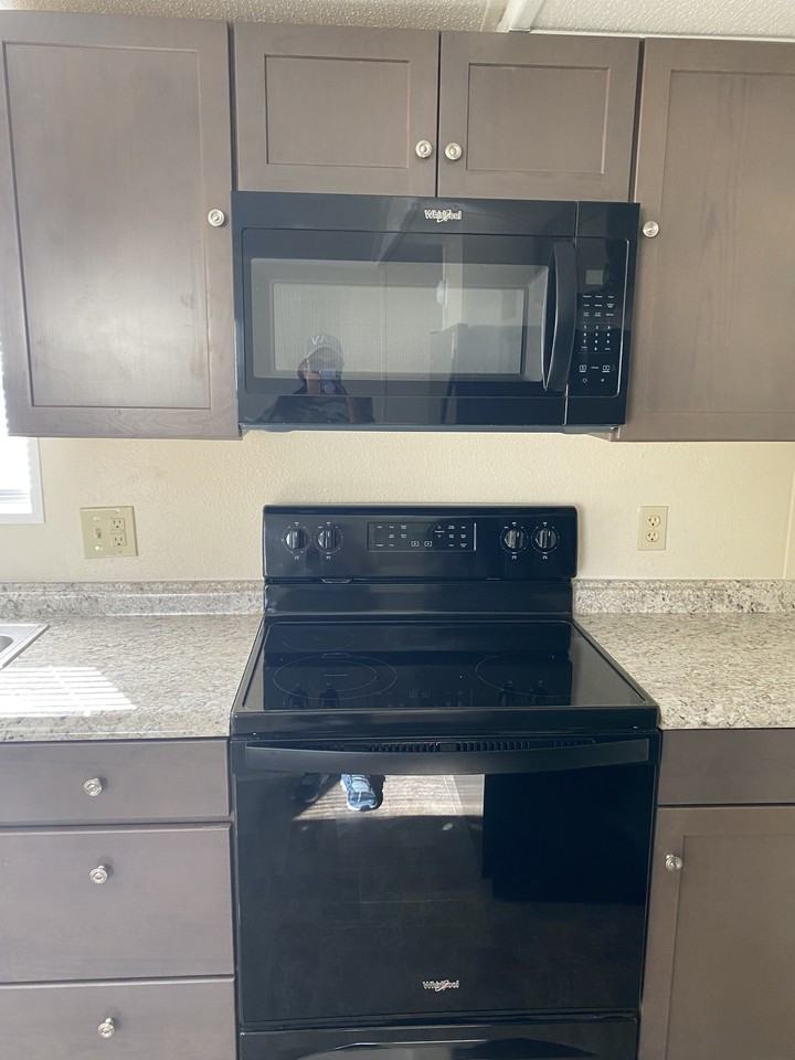 2634 Nw 25th Ave - Photo 5 of 10