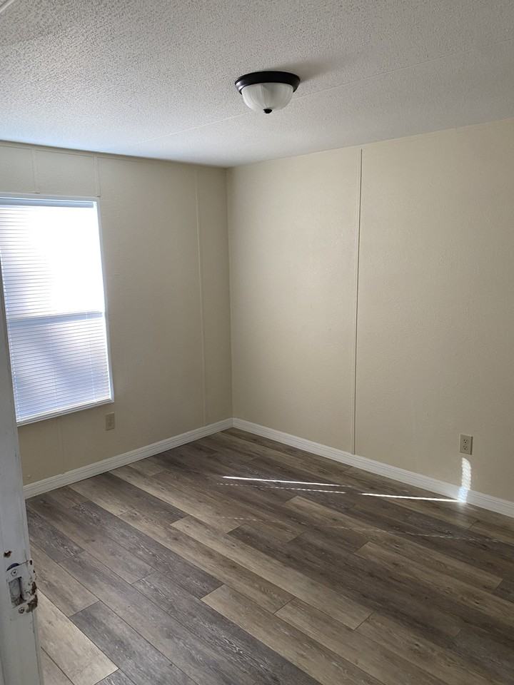 2634 Nw 25th Ave - Photo 6 of 10