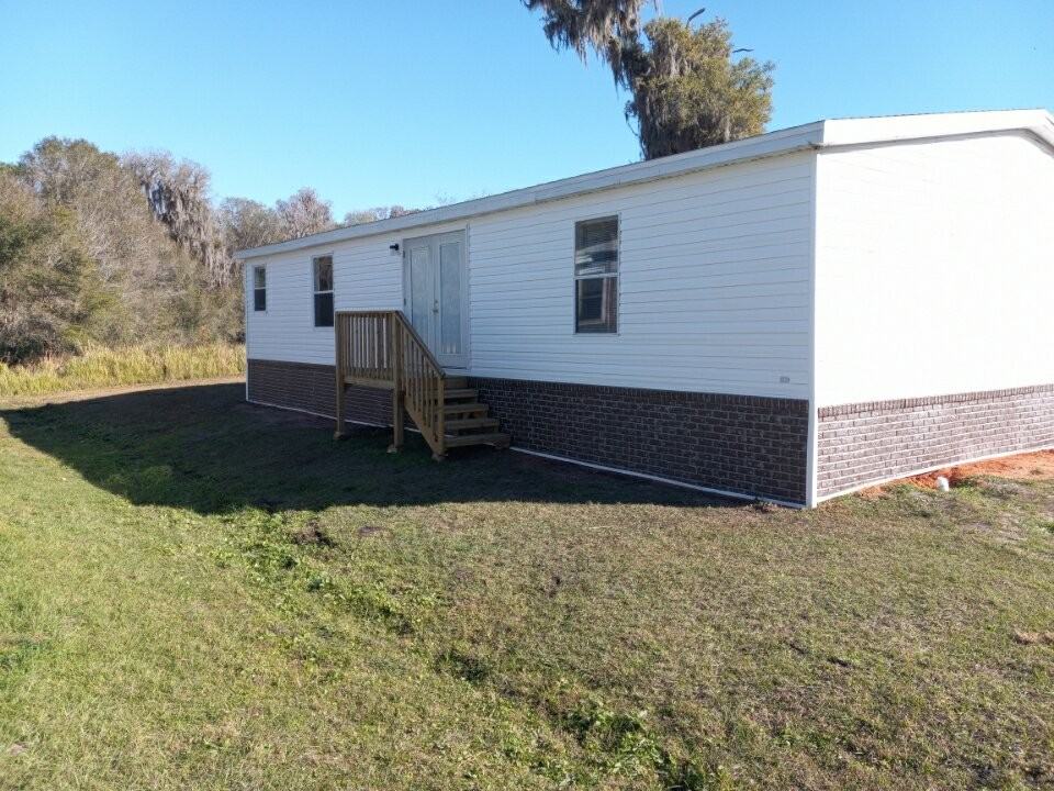 4043 Nw 40th Ter - Photo 4 of 20