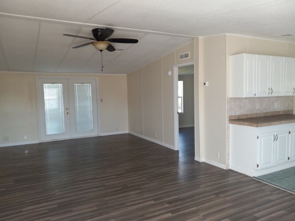 4043 Nw 40th Ter - Photo 7 of 20