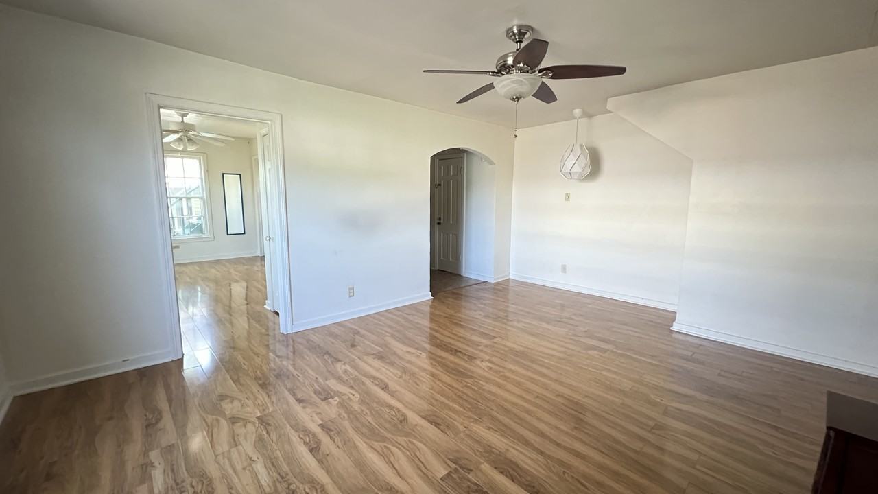 3821 Woodleigh St #1 - Photo 6 of 11