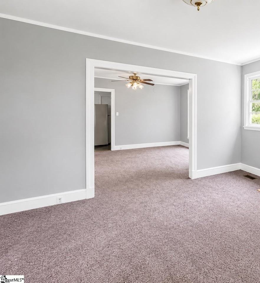 111 Bethune St S - Photo 2 of 11