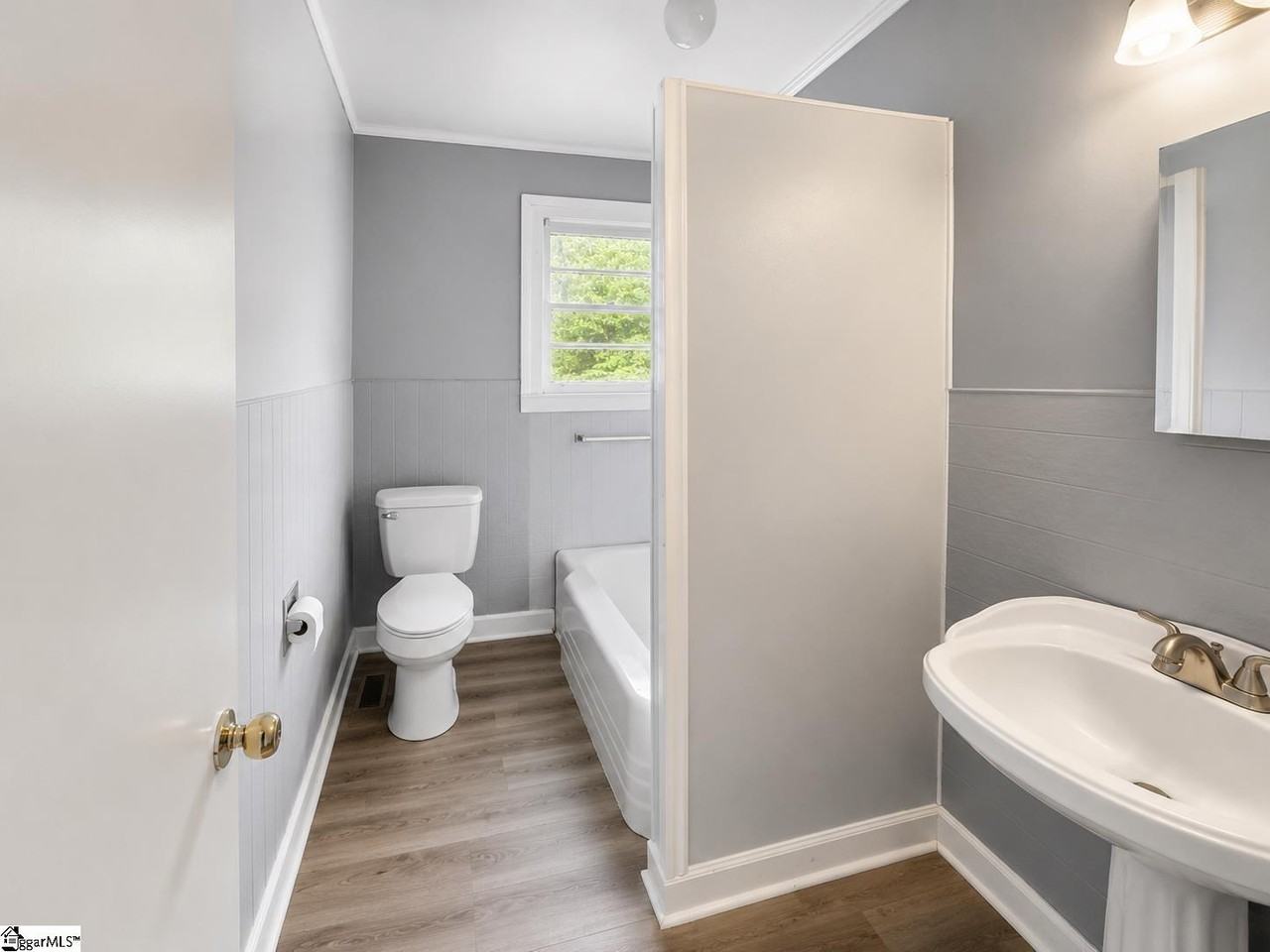 111 Bethune St S - Photo 6 of 11