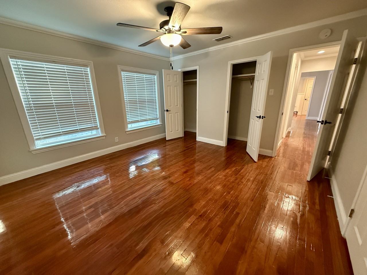 320 S Columbia St - Photo 6 of 14