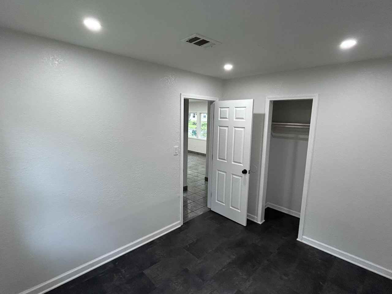5213 Locust Ave - Photo 7 of 16