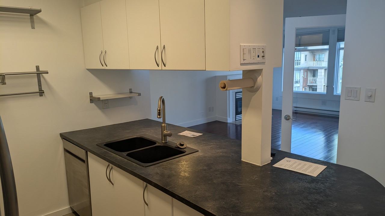 720 Carnarvon Street #606 - Photo 3 of 19