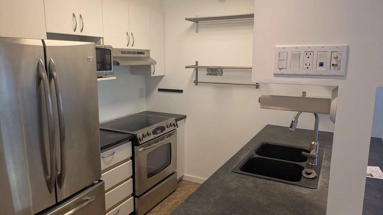 720 Carnarvon Street #606 - Photo 5 of 19