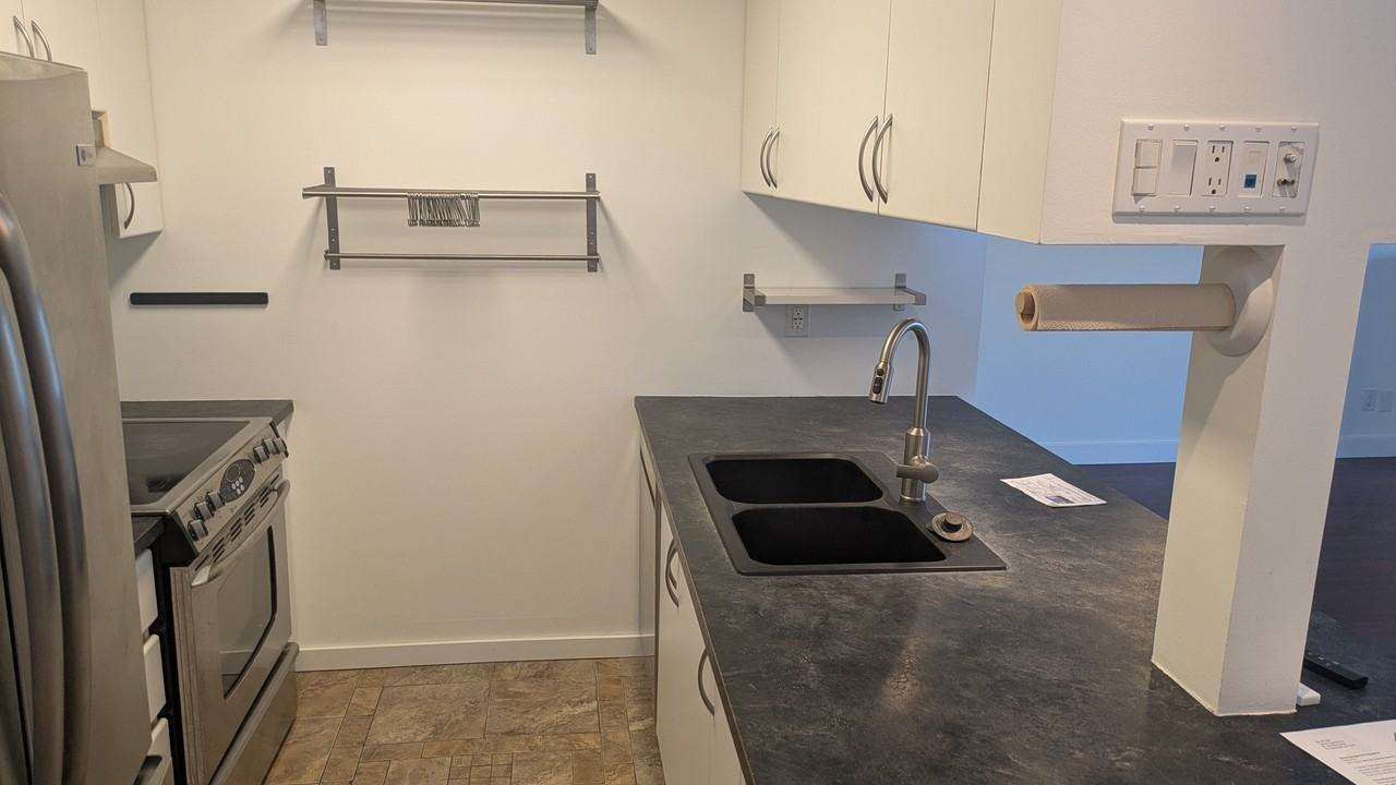 720 Carnarvon Street #606 - Photo 6 of 19