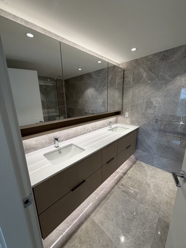 485 W 42nd Ave - Photo 4 of 14