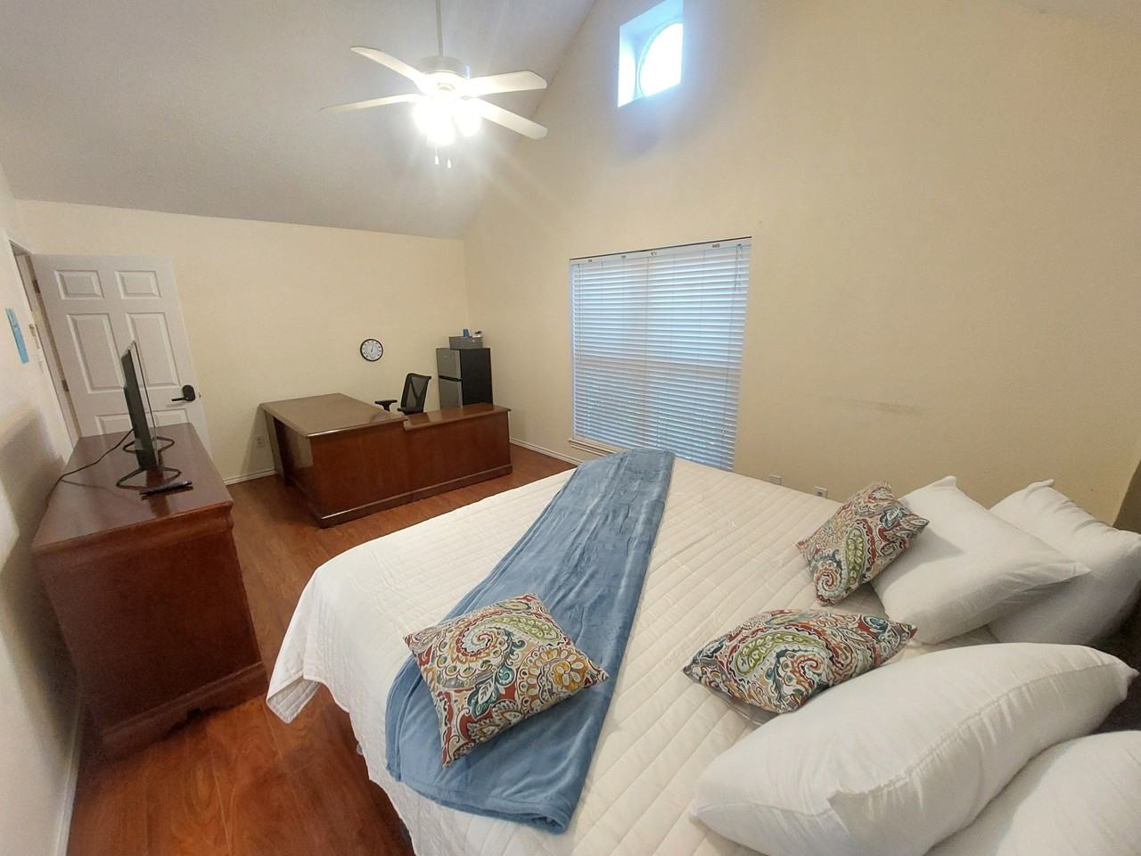 110 Ridgegate Dr #1 - Photo 3 of 5