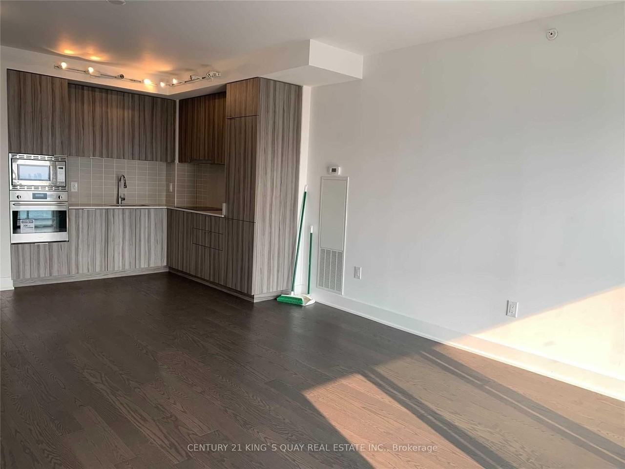 955 Bay Street - Photo 3