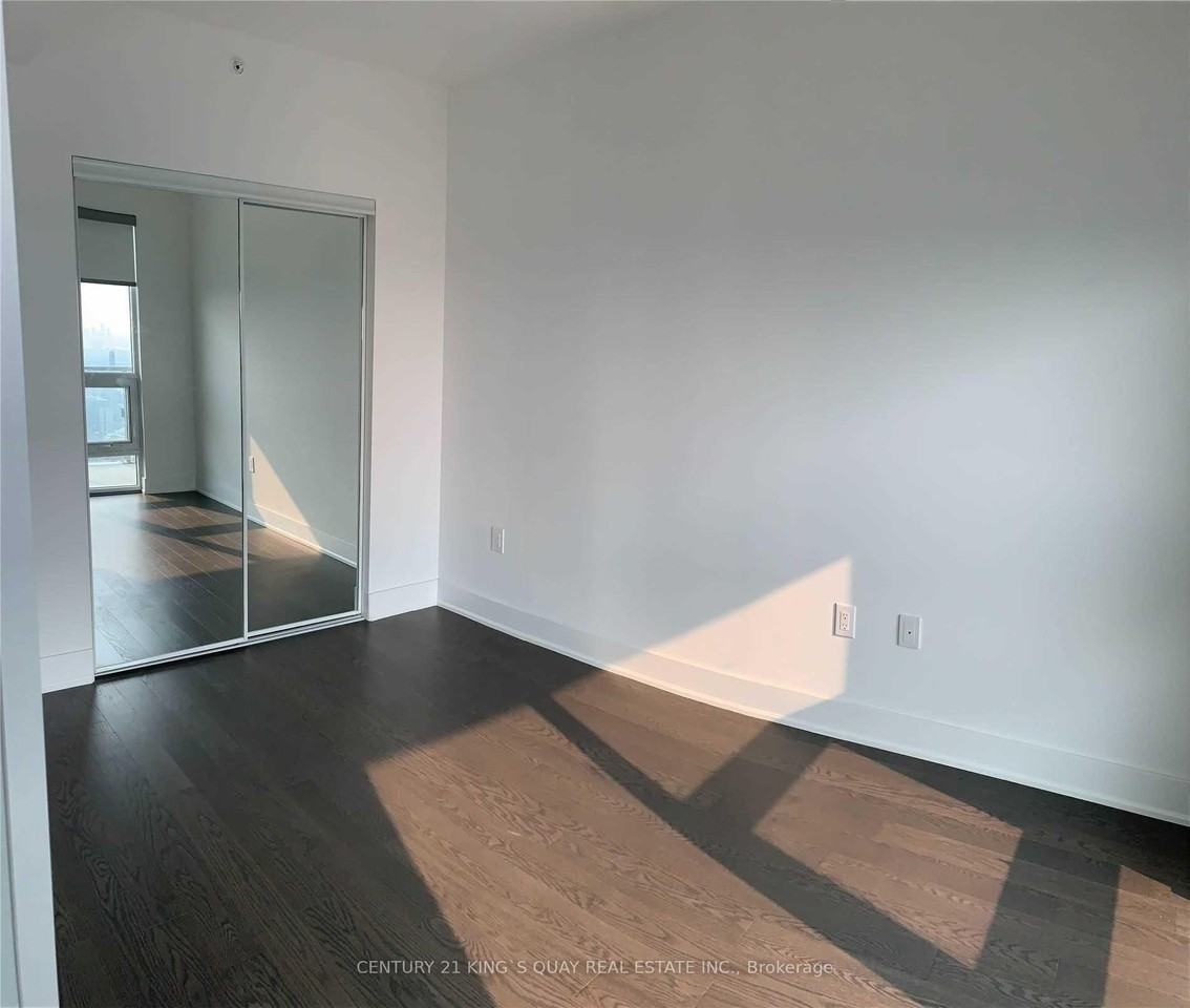 955 Bay Street - Photo 8