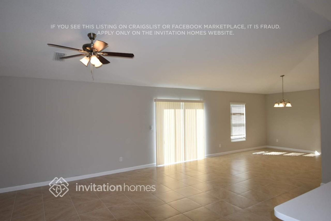 1650 Sw Merchant Ln - Photo 2 of 21
