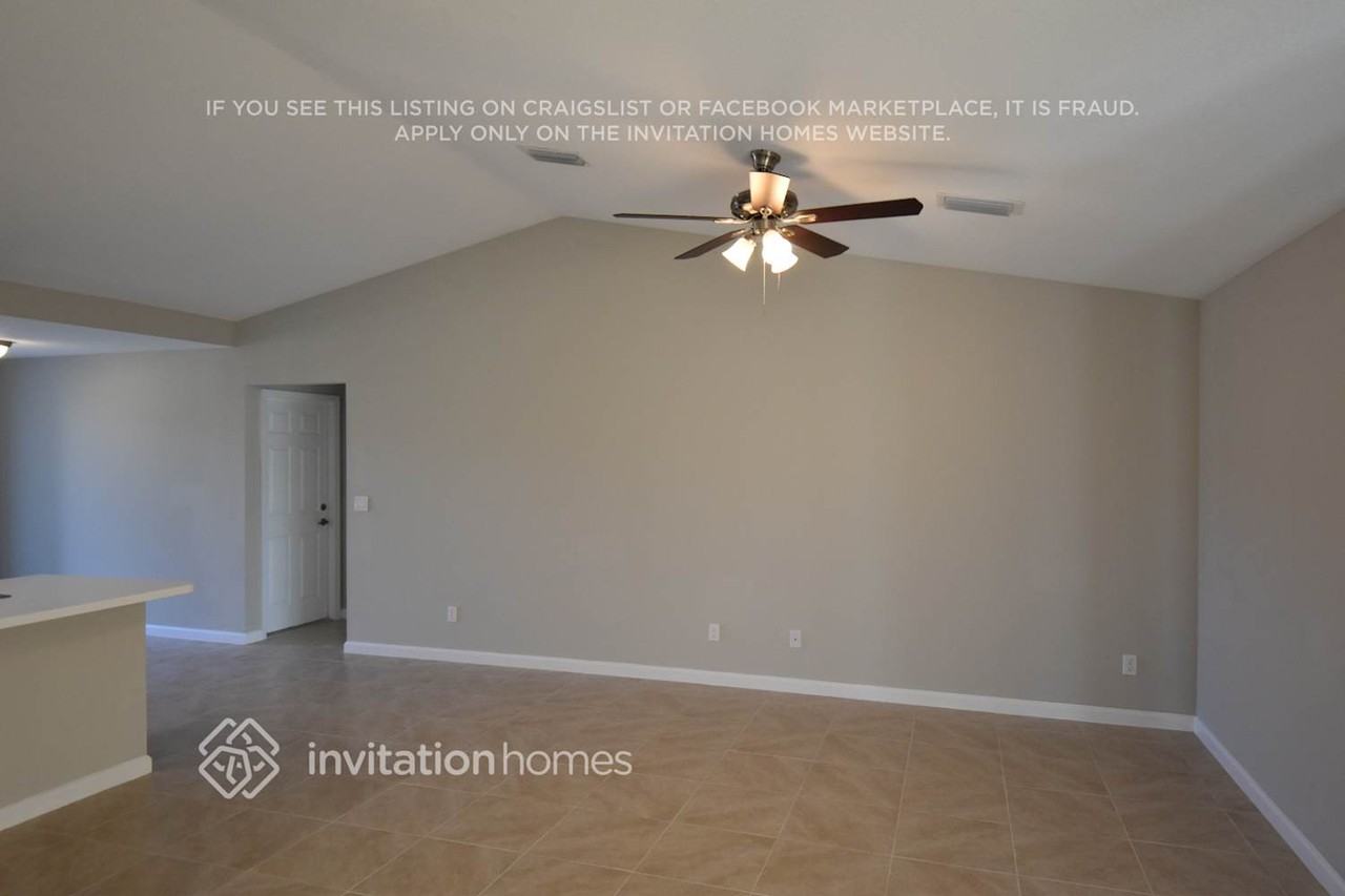 1650 Sw Merchant Ln - Photo 3 of 21