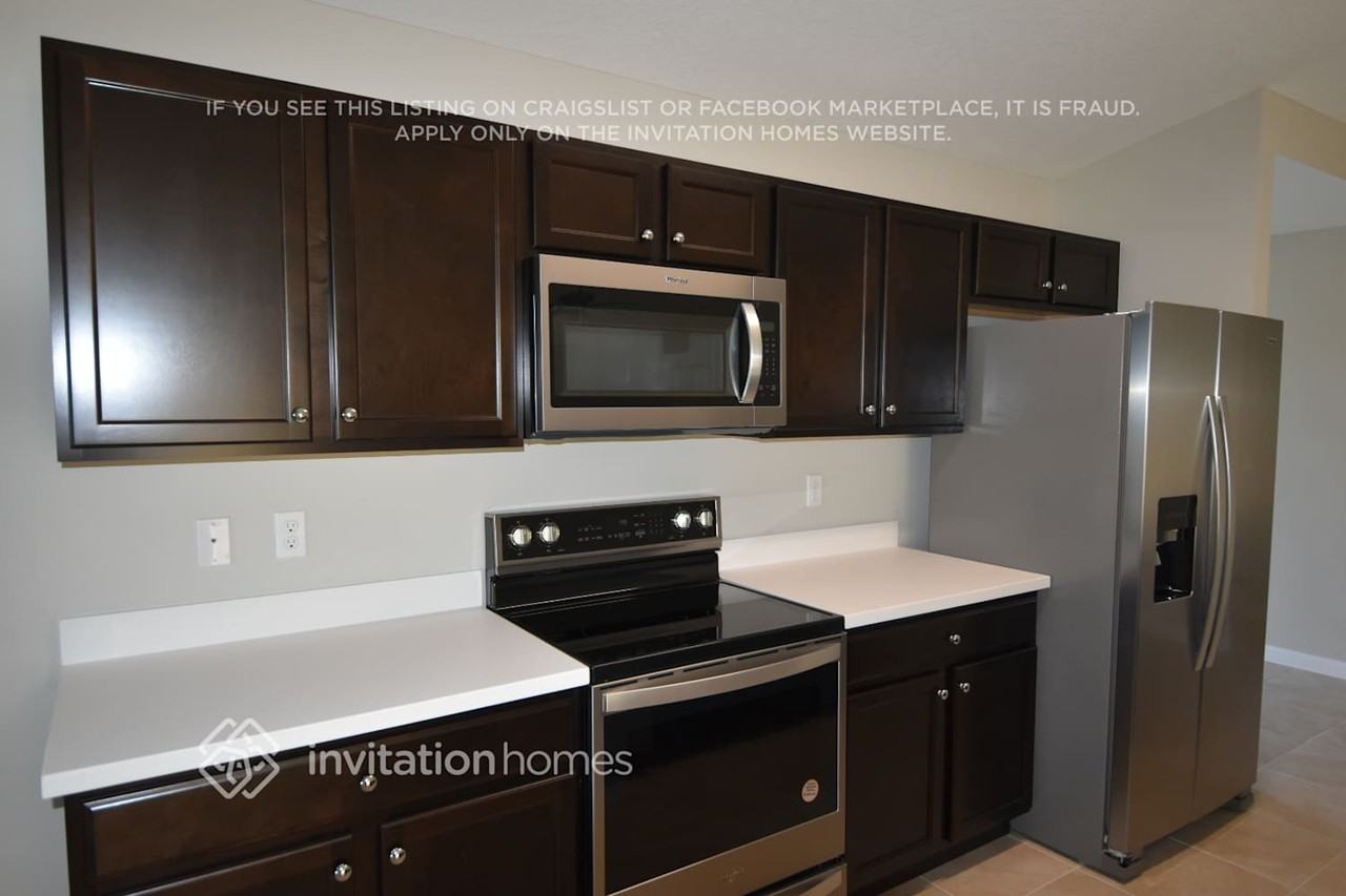 1650 Sw Merchant Ln - Photo 5 of 21