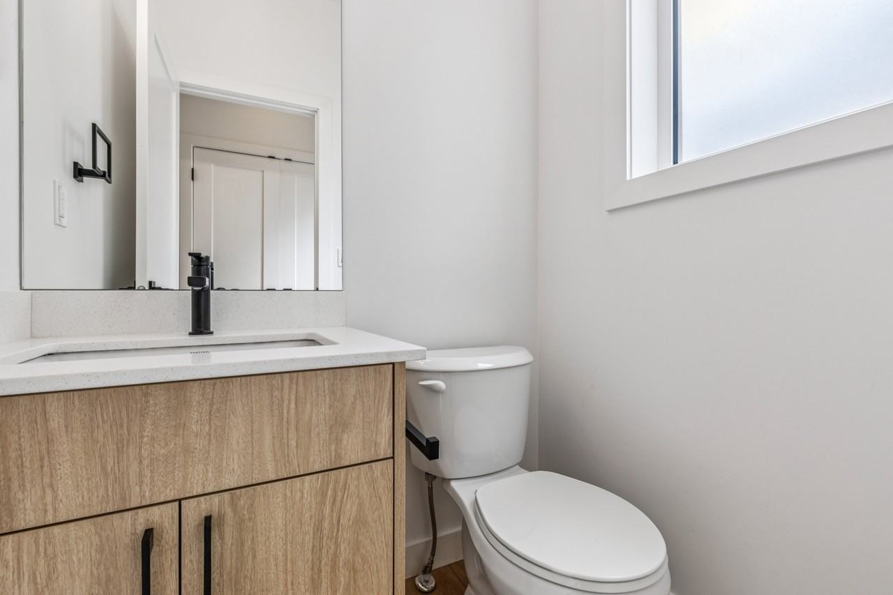 West Jasper Place 4 Plex - Photo 5 of 44