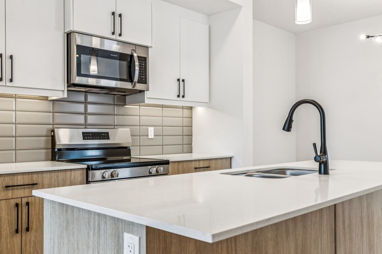 West Jasper Place 4 Plex - Photo 6 of 44