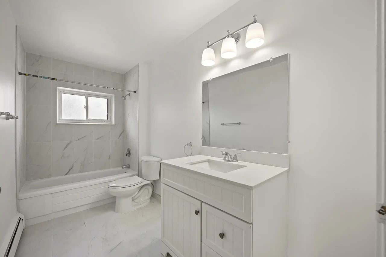 195 Lindsay Street Townhouses - Photo 3 of 7