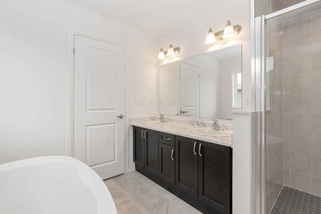 Hepburn Place - Photo 5 of 31