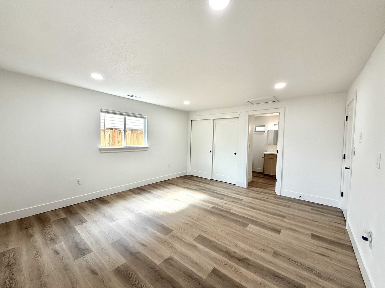 3912 Ne 21st St - Photo 7 of 26