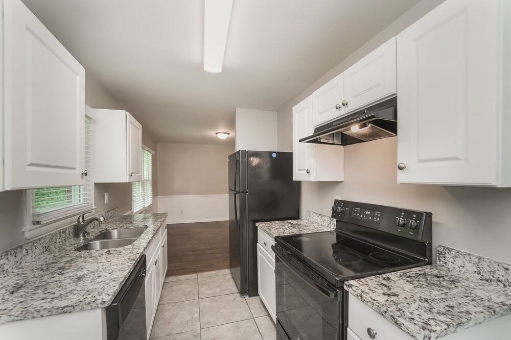 4944 Springview Rd - Photo 7 of 17