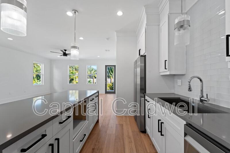 2355 Bahia Vista St - Photo 7 of 48