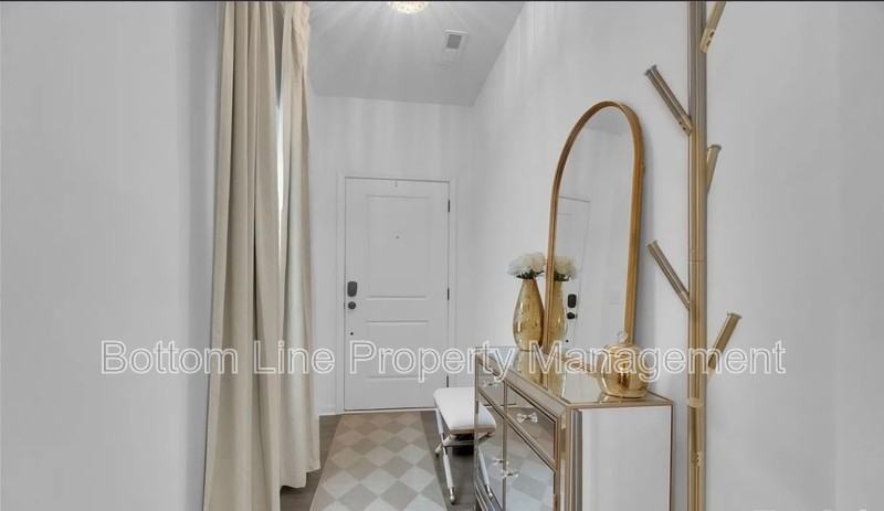 242 Lacewing Dr - Photo 2 of 20