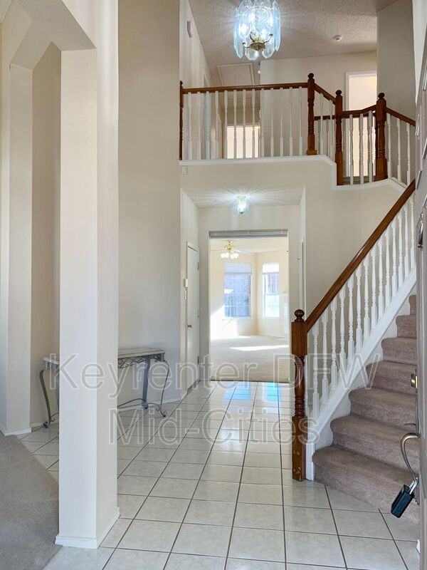 2320 Kittyhawk Dr - Photo 2 of 28