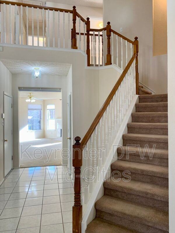 2320 Kittyhawk Dr - Photo 5 of 28
