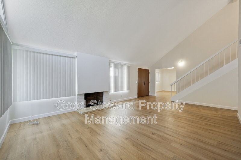 2556 E Elsiena Way - Photo 4 of 31