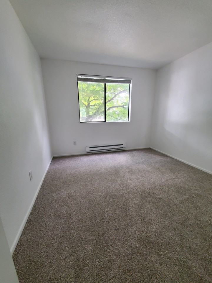 25131 98th Place South - Photo 6 of 12