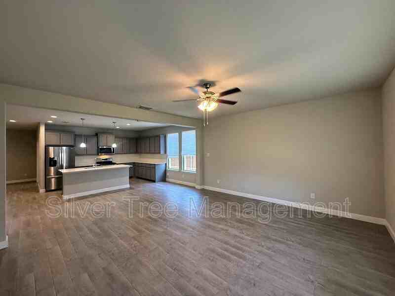 10921 Rockchapel Dr - Photo 6 of 38