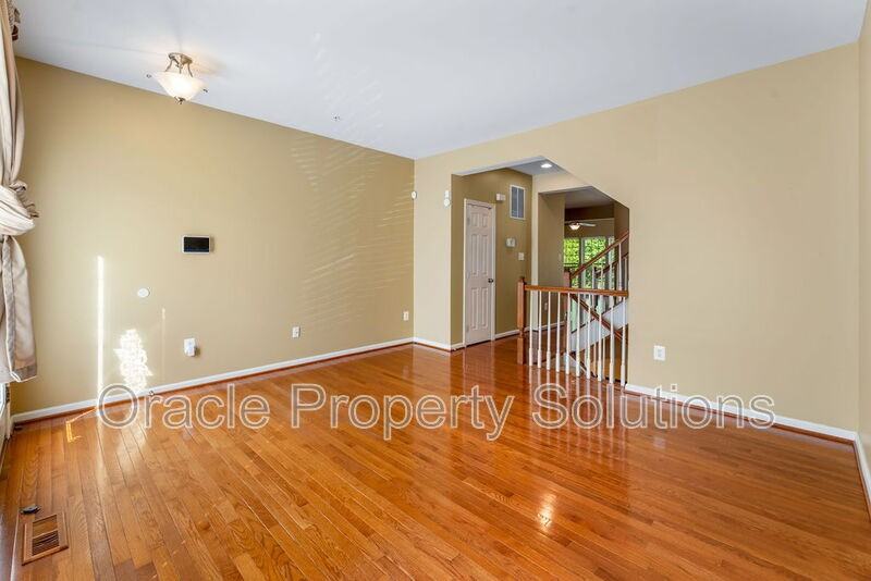 7550 Maiden Head Dr - Photo 4 of 40