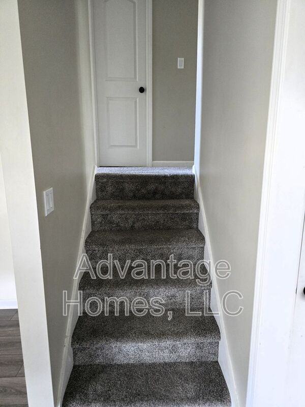 421 N Marion St - Photo 6 of 12