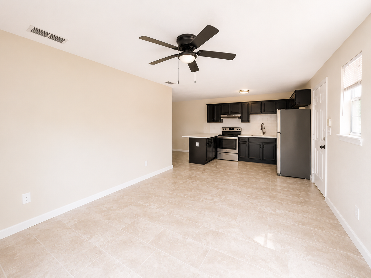 1804 Oasis Avenue - Photo 3 of 15
