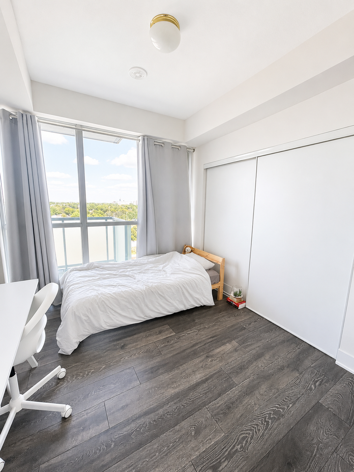 188 Fairview Mall Drive - Photo 3 of 22