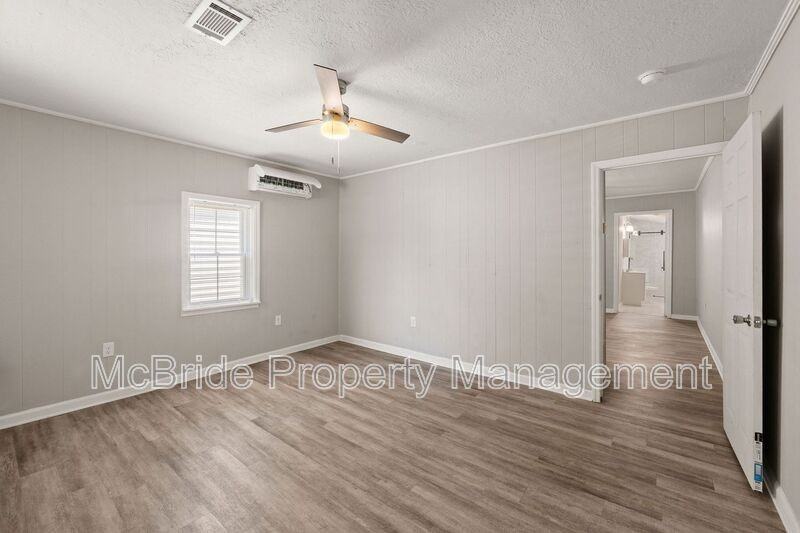 1918 Walker St - Photo 5 of 12