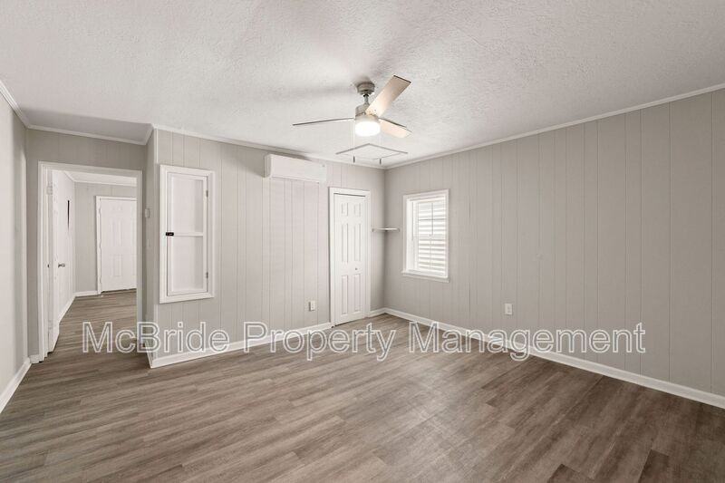 1918 Walker St - Photo 7 of 12