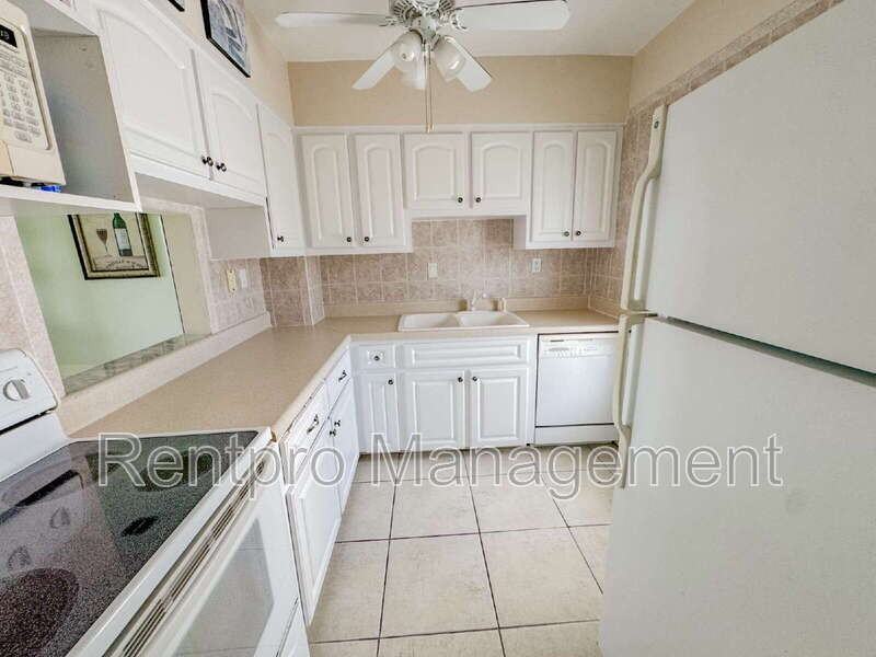 771 John Ringling Blvd #F24 - Photo 7 of 18