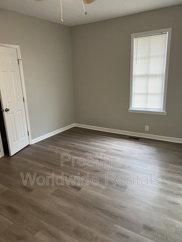 4708 11th Ave - Photo 5 of 6
