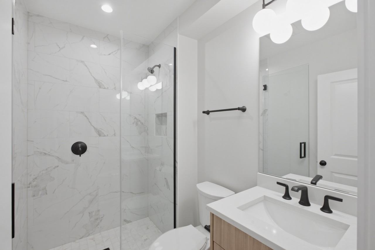 2237 North Bissell Street #3N - Photo 7 of 8