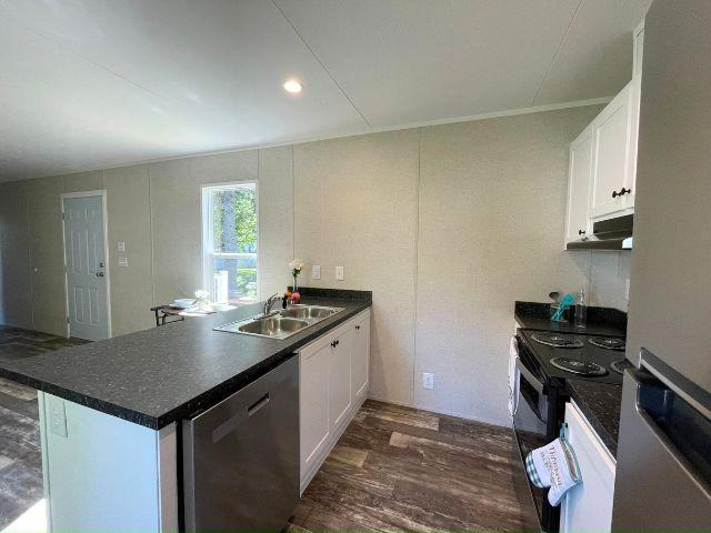 8776 Turkey Ridge Rd - Photo 5 of 32