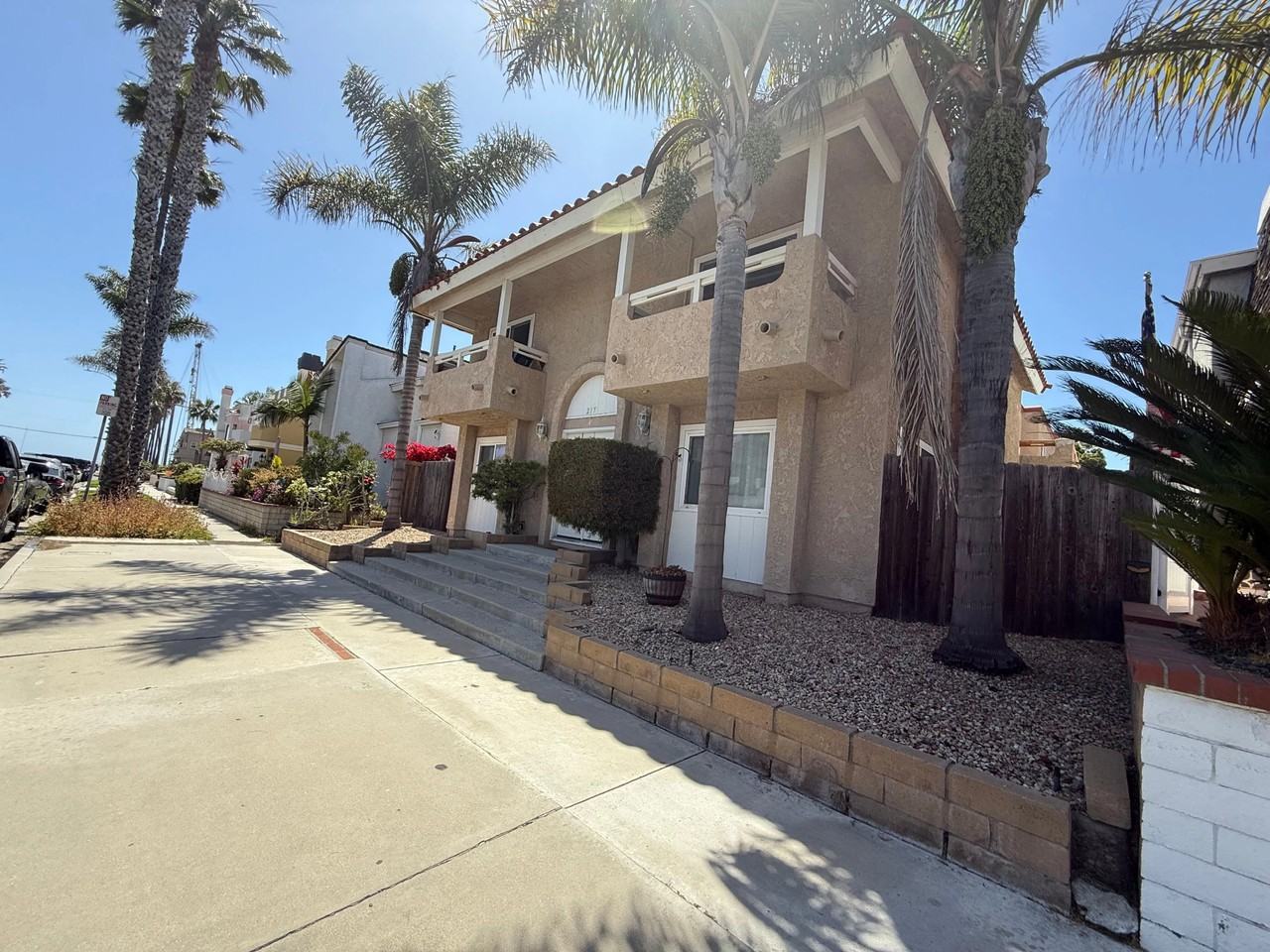 215 18th Street - Photo 4 of 36