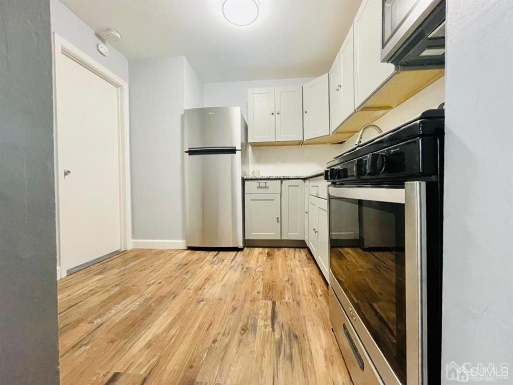 128 College Dr - Photo 2 of 14