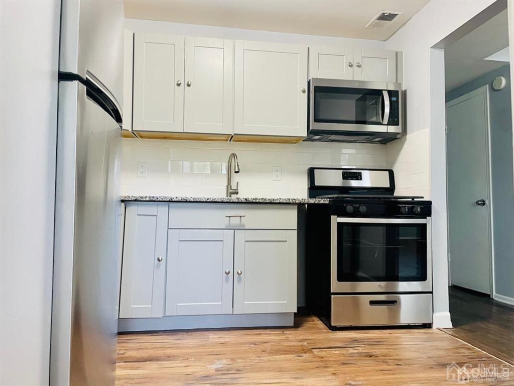 128 College Dr - Photo 3 of 14