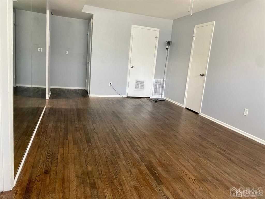 128 College Dr - Photo 5 of 14
