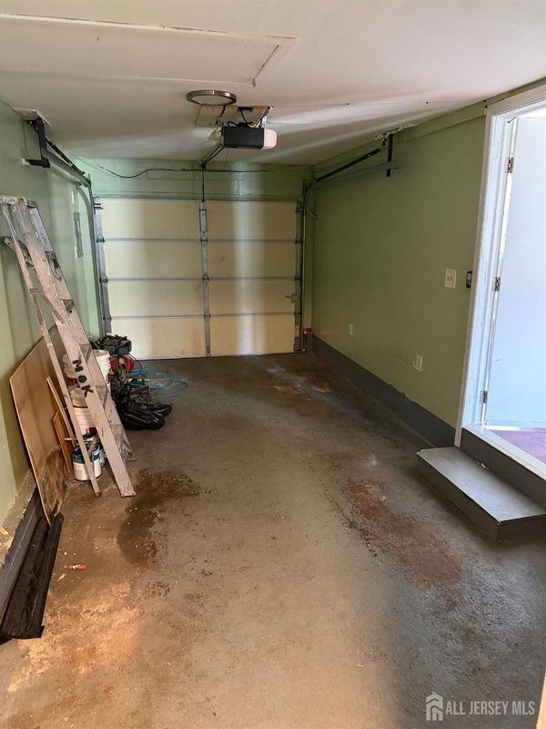120 W Warren St - Photo 4 of 16