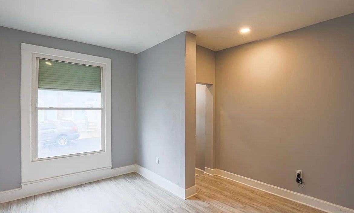522 E 27th St - Photo 2 of 14
