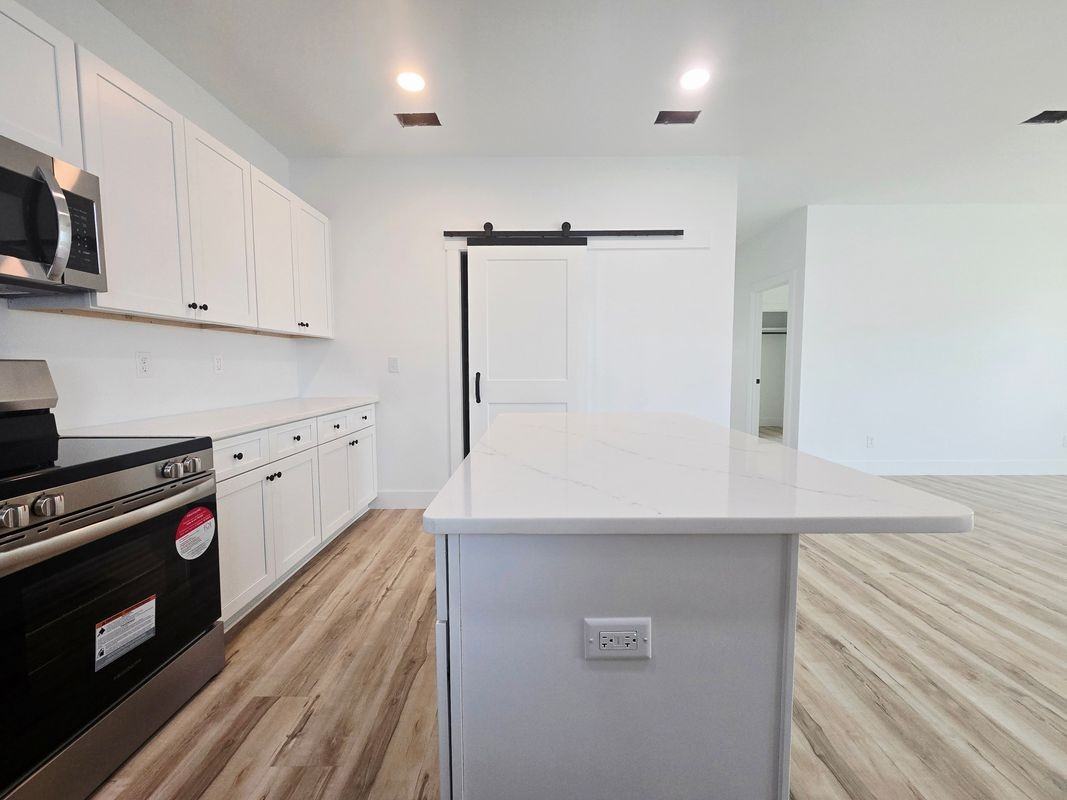 9428 Starfish Ave - Photo 4 of 13